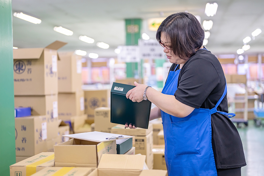 返品の際にお取引様から「返品が少なくて助かります」とお褒めの言葉を頂いたときです。
何気ない普段のやりとりの中での一言でしたが、地道で目立たない作業を積み重ねた結果、今までの努力が報われたような気がして、とてもうれしかったのを覚えています。